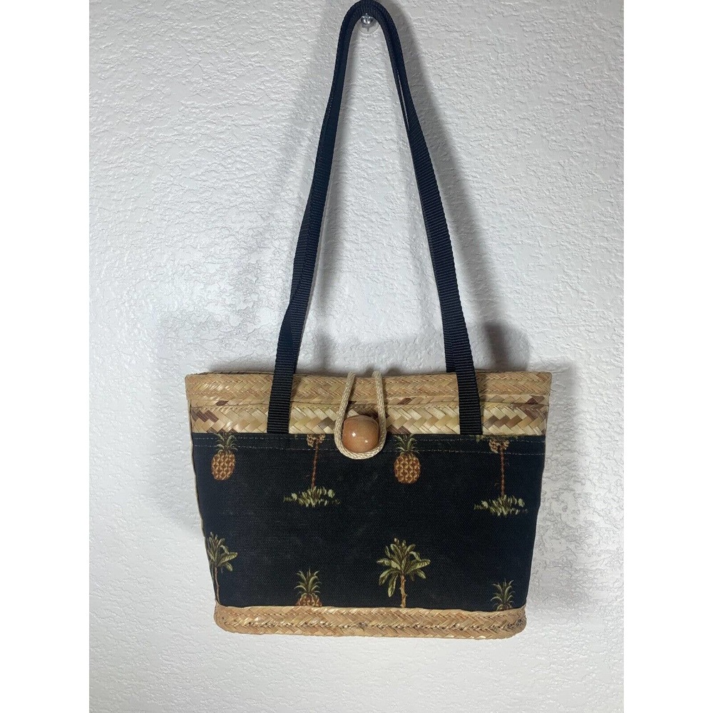 Straw and Cloth Handbag for Women Made by Wendy L Kelly Bahamas